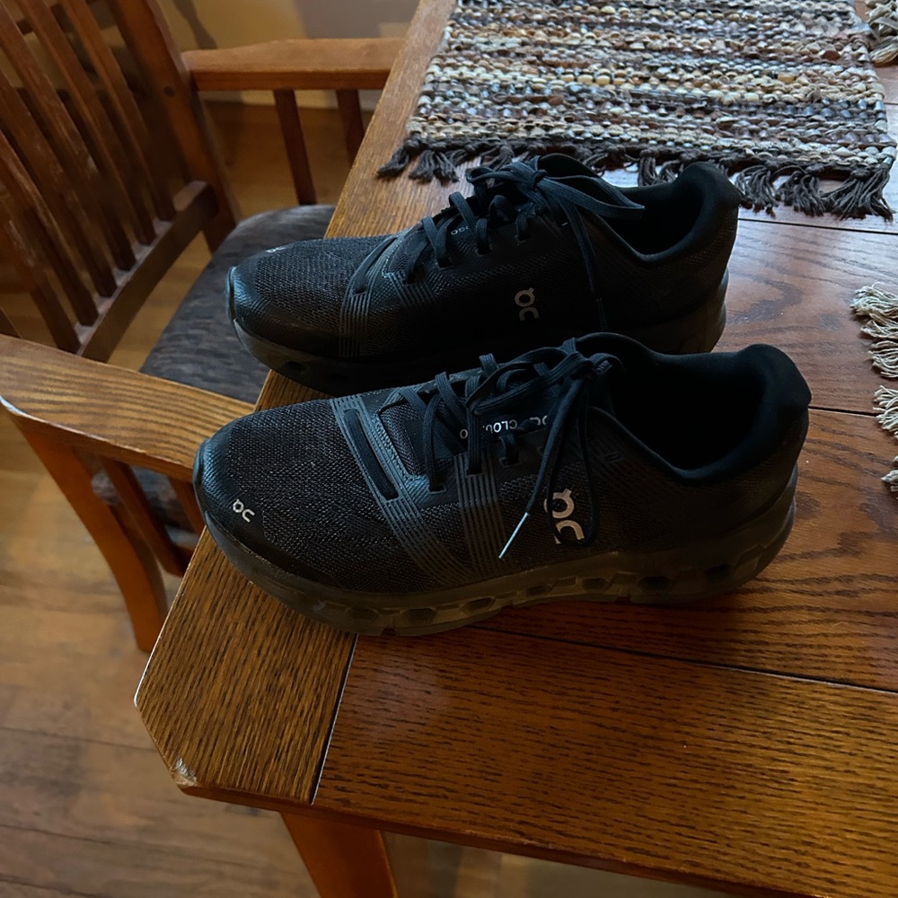 Athletic shoes